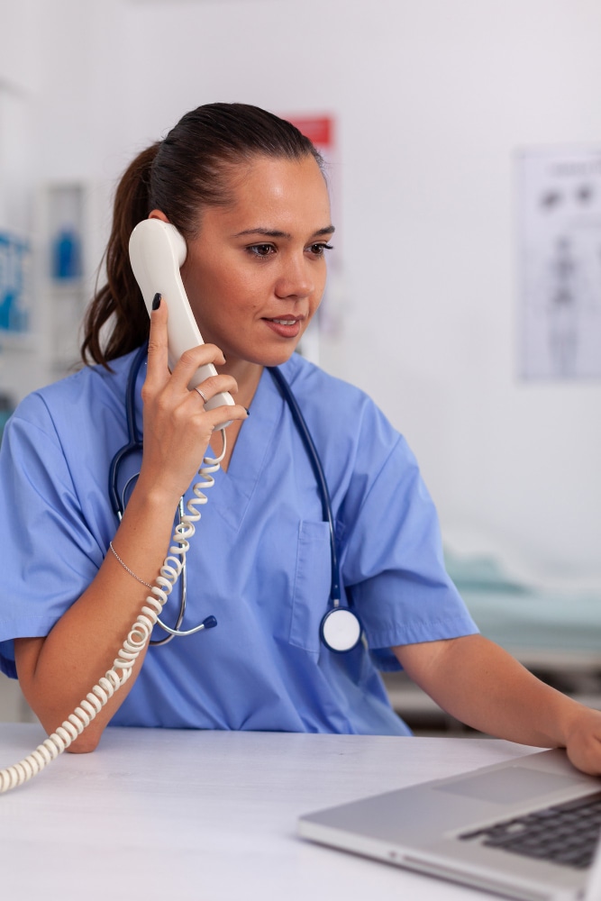 vet receptionist on call